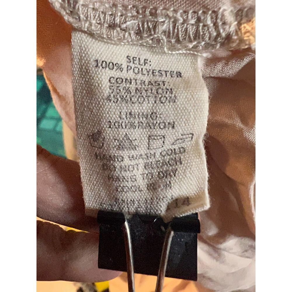 Hem & Thread Blouse - Picture 4 of 5